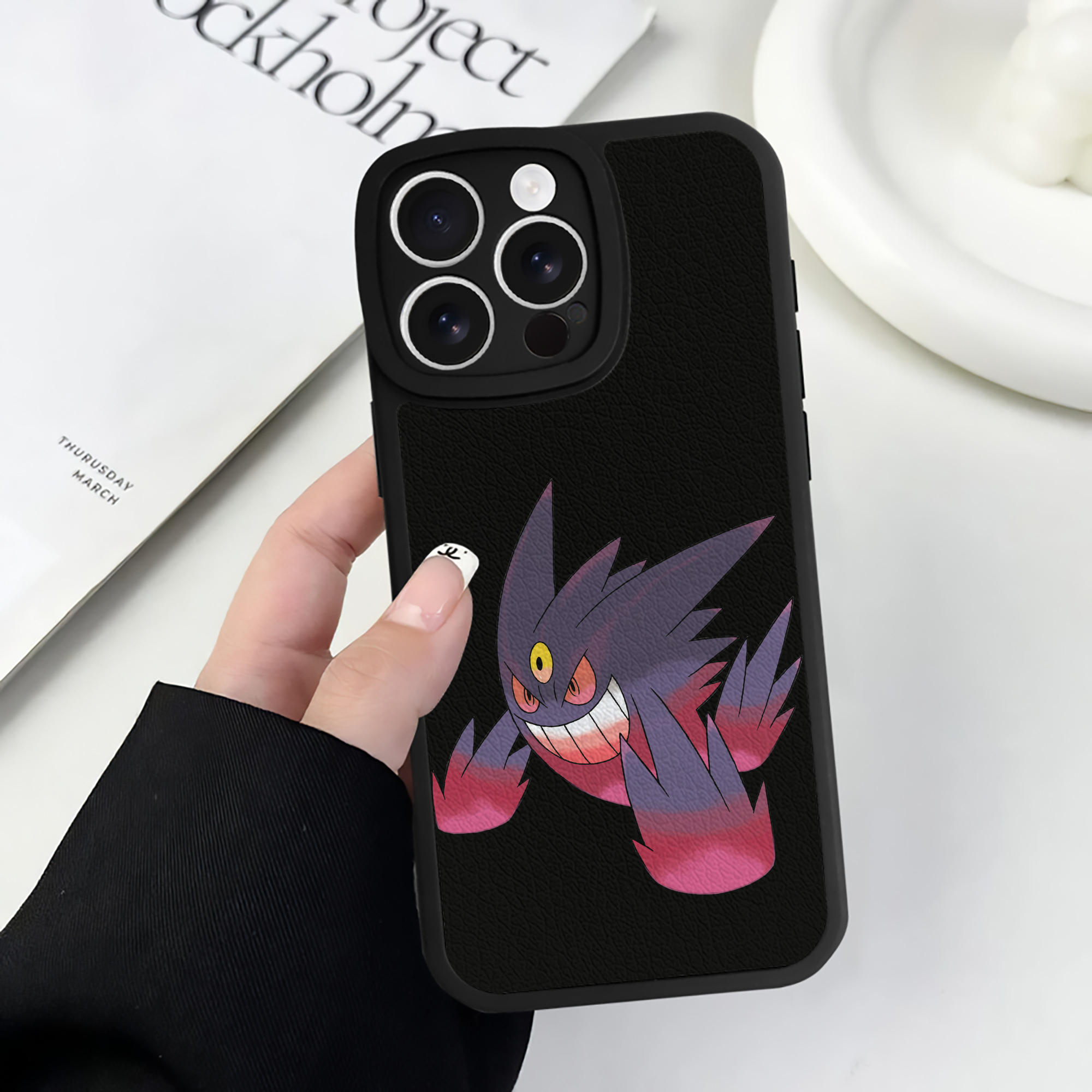 （画像用） ポケットモンスター Pokémon 【iPhone 16シリーズ対応】シリコンスマホケース（レザー調） 材質：シリコン